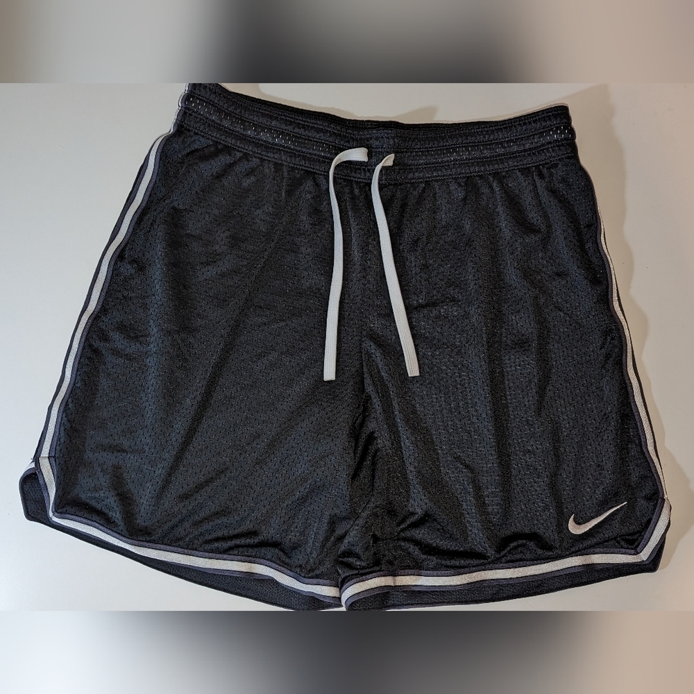 𝅺NIKE Dri-fit boy Shorts